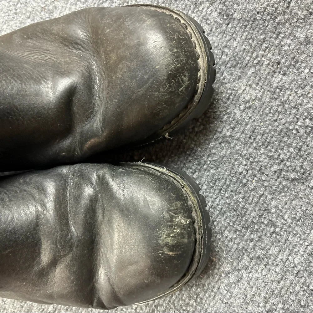 UGGS Men’s Brooks Black Suede/Leather Mid Winter Boot size: 8